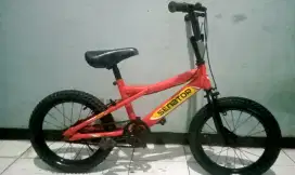 Dijual sepeda BMX SENATOR anak msih bgus ban masih tebal tinggal pakai