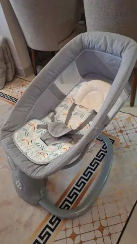 PRELOVED BOUNCER  COCOLATTE SNUGGLI AYUNAN BAYI ELEKTRIK