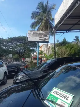 Menjual segala jenis mobil
