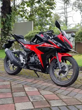Like New Honda CBR 150R thn 2018 Odo 130 Perak Koko Motor