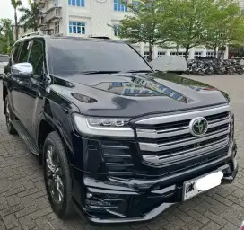 DIJUAL LAND CRUISER LIMITED EDITION VX-R 300 4x4 ATPM