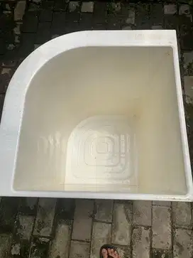 Bak mandi putih