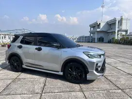 Toyota Raize 1.0 GR Twotone 2022 Bensin