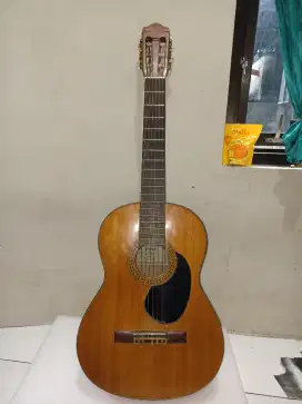 Yamaha vintage c390 nylon clasic
