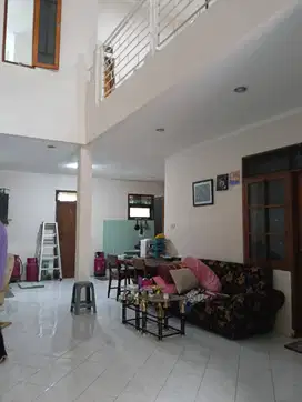 Pagarsih Disewa Rumah masuk gang besar
