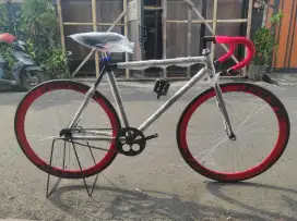 Sepeda fixie baru