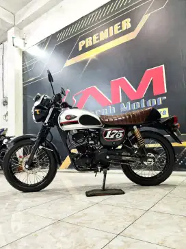 Kawasaki W175 Cafe series Reg 2022 odo 8rb slow on going buruan sikat