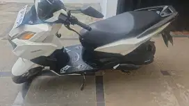 Vario 160 ABS warna putih matte
