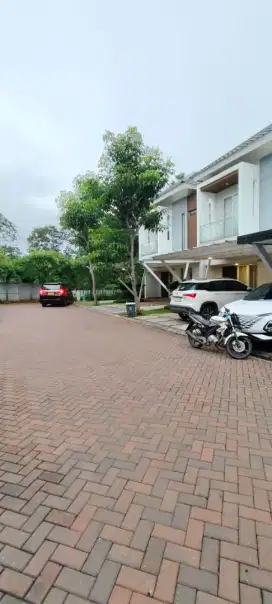 Rumah 2 Lantai Riviera Metland Puri Siap Huni