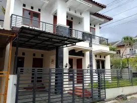 Disewakan rumah istimewa 2 lantai di Condongcatur Sleman