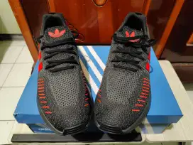 Sepatu Running ADIDAS SWIFT RUN 22 Hitam-Merah Size Extra Besar 47 1/3
