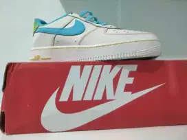 Dijual: NIKE AIR FORCE 1 LOW WHITE/BLUE/VOLT ORIGINAL (Second)