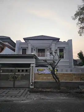 RUMAH BARU GRES DAN MEWAH SIAP HUNI  PANTAI MENTARI  Row jalan lebar