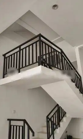 Disewakan Ruko 3,5 lt Siap Usaha, Posisi Hadap Jalan, Lokasi Strategis