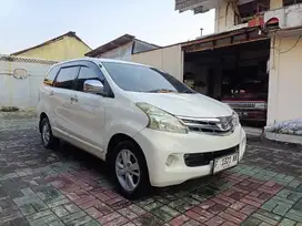 Toyota Avanza G 2013 AT 1.3 matic automatic mulus putih