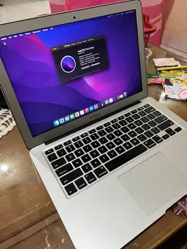 Macbook Air 2017 13 i5 8/128 GB
