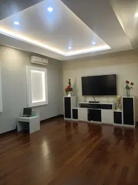 Dijual Rumah Baru 3 Lantai Nyaman siap Huni Lokasi di Setra Duta