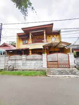 Dijual Rumah Dengan Semi Furnished dan Menarik di Penggilingan Cakung