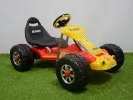 Dijual Mainan Mobil Gokart Aki Warna Merah Kuning Anak Junior Bekas