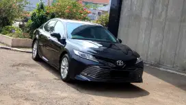New model Toyota Camry 2.5 V AT sunroof 2019