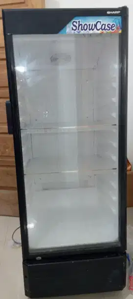 Showcase Sharp 2 rak