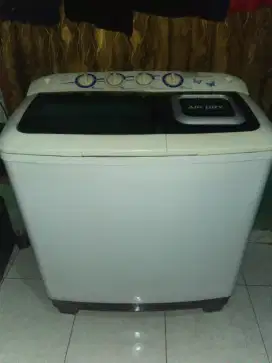 Mesin cuci 2 tabung merk Sanken