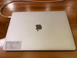 Macbook Pro 13inch Touchbar 2018, RAM 8GB SSD 500GB, 2.3 GHz Quad-core
