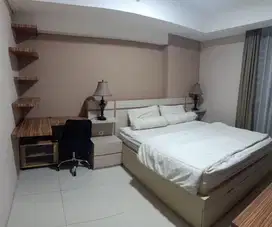 DIJUAL APARTEMEN KEMANG VILLAGE UK 100M2 FURNISHED LOKASI STRATEGIS