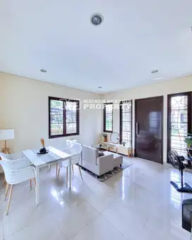 Di Jual Rumah Di bawah pasar di Savia Bsd