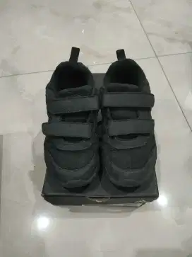 Sepatu Diadora Preloved