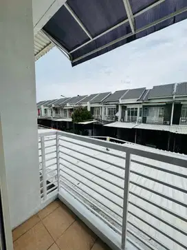 Rumah Di Green Lake City Luas 4x15 2 Lantai SHM Unit Bagus Dan Rapi