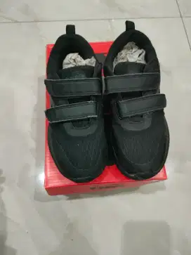 Sepatu Diadora Preloved