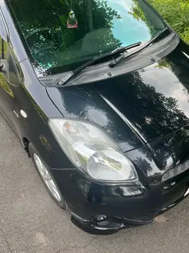 Toyota yaris E 2013