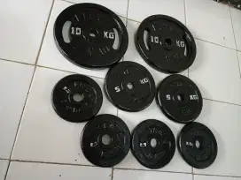 Alat olahraga plat barbel besi 40 kg