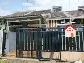 Dijual Rumah di Bukit Golf depan lapangan