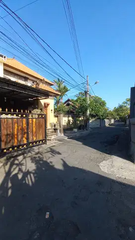 Rumah 2 lantai Lokasi  Jln Badak Sari Renon  Denpasar