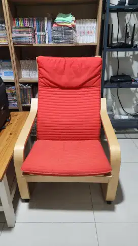 Kursi IKEA POANG Merah