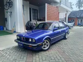 BMW 318i 1988 Bensin