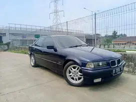 BMW 318i 1996 Bensin