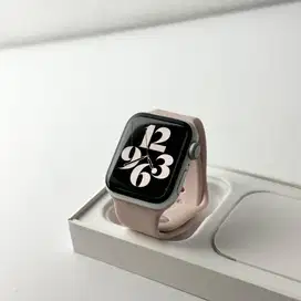 Apple Watch Series 4 40mm Silver Battery Health 100%