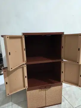Lemari 3 susun, warna coklat, masih mulus