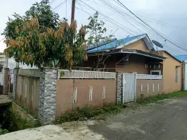 Dijual cepat rumah hook pinggir jlan bisa buat usaha