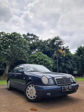 Mercedes Benz E320 W210 1997 Bensin