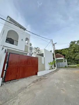 Villa Mewah 3 lantai di Dekat GWK, Kuta Selatan Badung bali