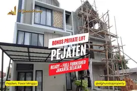 RUMAH TOWNHOUSE SIAP HUNI ADA LIFT DAN ATTIC ROOM PASAR MINGGU PEJATEN