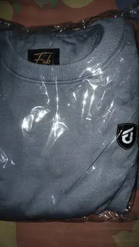 Crewneck PUB 1 stel , size M, brand new