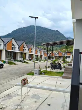 Dijual Rumah Impian di Spring Valley, Sentul City, 81m2, View Gunung