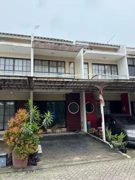 Dijual Rumah di Cluster East Asia Green Lake city. Greenlake.