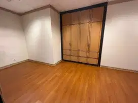 Ruang kantor menara Sudirman newly renovated 218m2