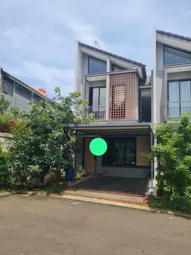 Dijual rumah hoek di Legenda Wisata